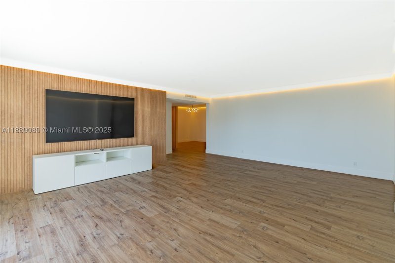 Condo for sale at Parker Plaza Estates 1127