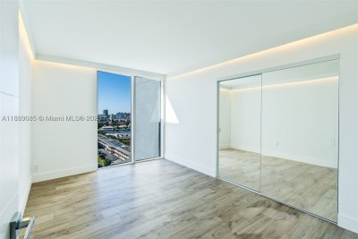 Comprar apartamento en Parker Plaza Estates 1127