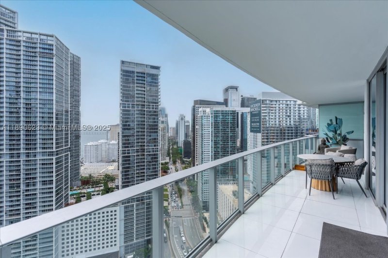 Comprar apartamento no Epic Miami 3608