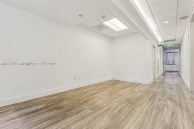 Comprar apartamento no The Club At Brickell Bay 520A-D