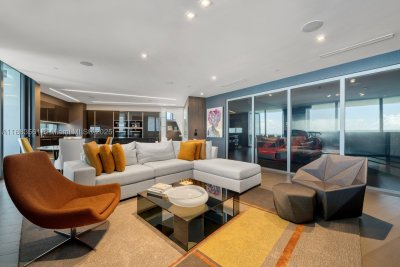 Comprar apartamento no Porsche Design Tower PH-1