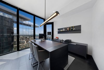 Comprar apartamento no Porsche Design Tower PH-1