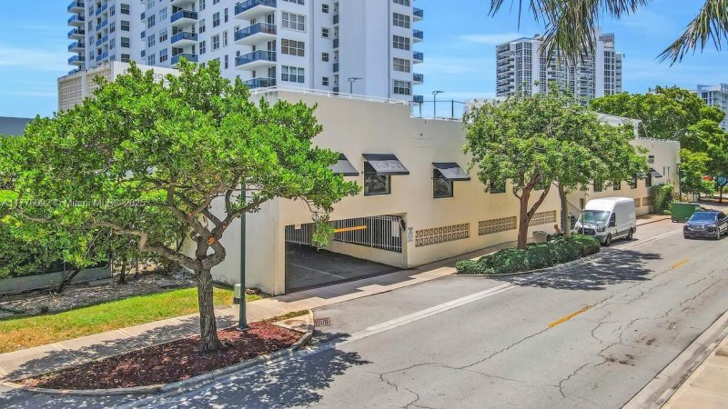 Condo for sale at Berkley South C1-C8