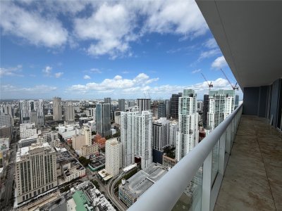Comprar apartamento no 50 Biscayne 5211