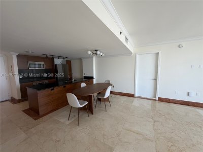 Comprar apartamento no 50 Biscayne 5211