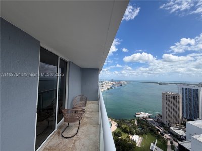 Comprar apartamento no 50 Biscayne 5211