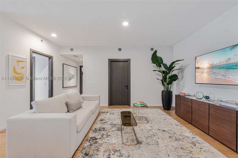Condo for sale at The Elser Hotel and Residences 3017