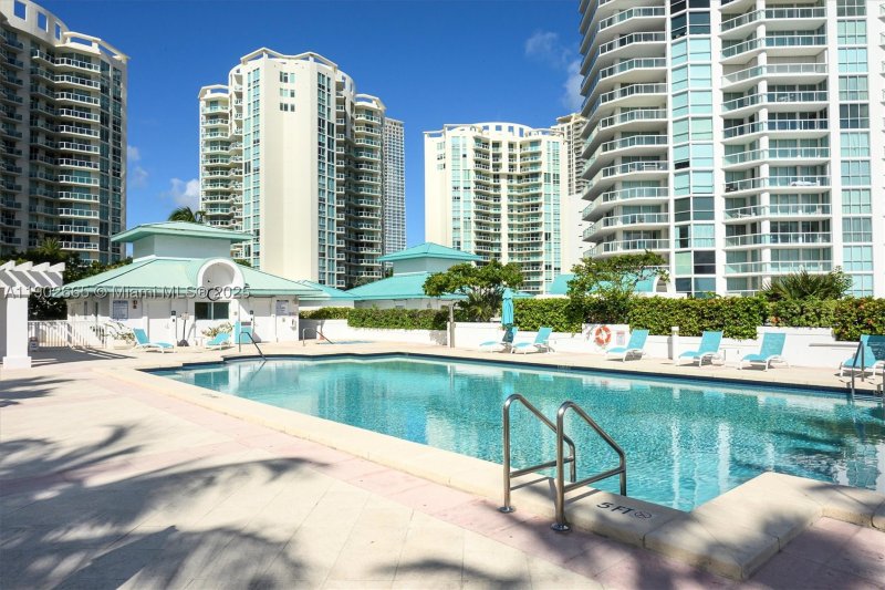 Condo for sale at Oceania 5 2055