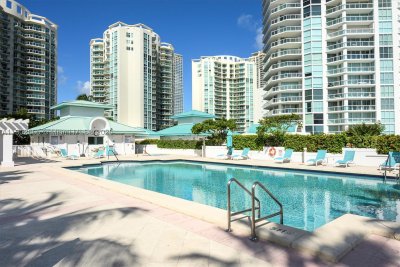 Comprar apartamento no Oceania 5 2055