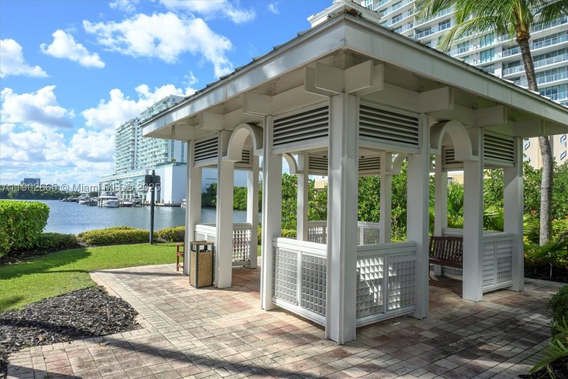 Condo for sale at Oceania 5 2055