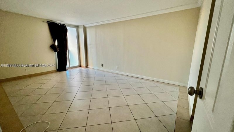 Condo for sale at Arlen House 607