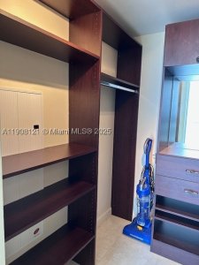 Comprar apartamento no Latitude On The River 2300