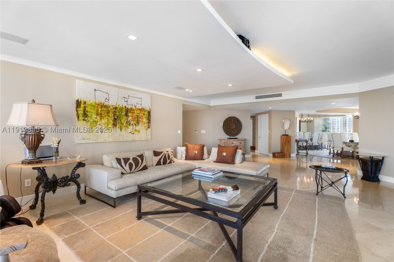 Condo for sale at Williams Island 2600 1605