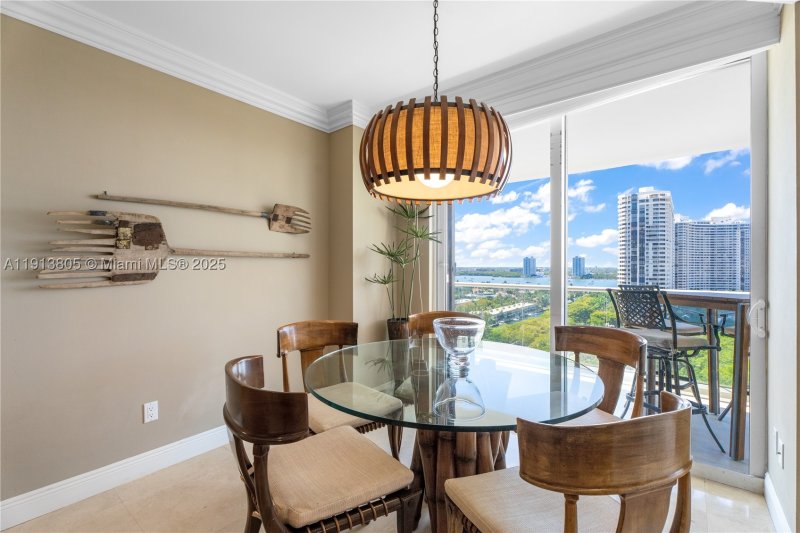 Condo for sale at Williams Island 2600 1605
