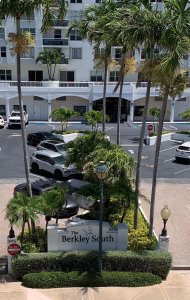 Comprar apartamento no Berkley South C-3