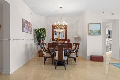 Comprar apartamento no Turnberry Ocean Colony 1202