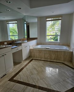 Comprar apartamento no Atlantic Three at The Point 501