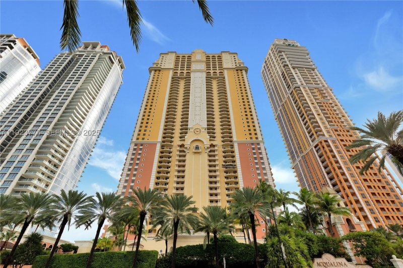 Comprar apartamento en Acqualina Resort & Spa 905