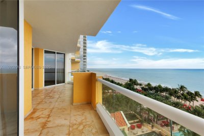 Comprar apartamento no Acqualina Resort & Spa 905