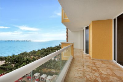 Comprar apartamento no Acqualina Resort & Spa 905