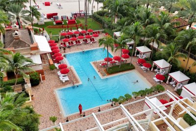 Comprar apartamento no Acqualina Resort & Spa 905