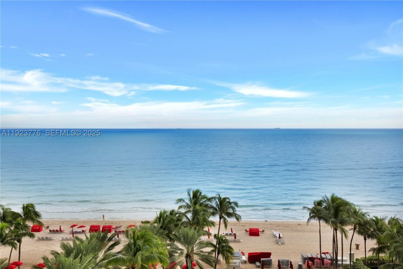 Comprar apartamento en Acqualina Resort & Spa 905