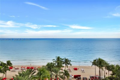 Comprar apartamento no Acqualina Resort & Spa 905