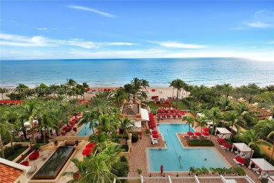 Comprar apartamento no Acqualina Resort & Spa 905