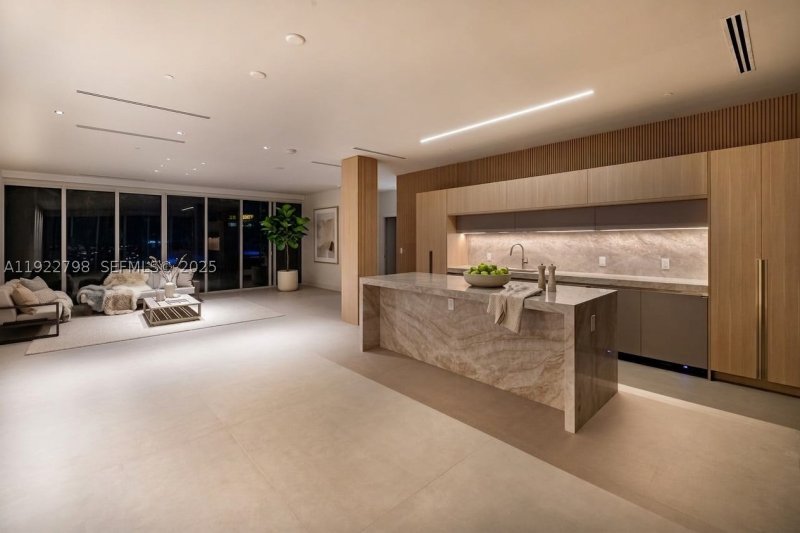 Condo for sale at Icon Brickell Tower I 5701