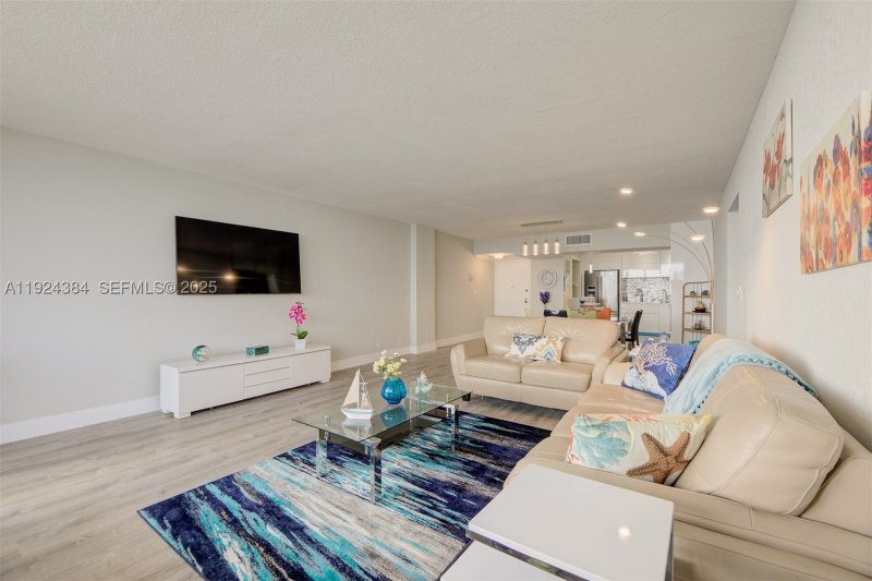 Apartment for rent at Sea Air Towers 601