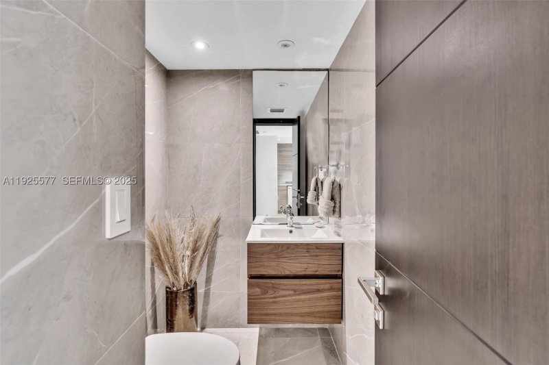 Comprar apartamento en Brickell Place III A703