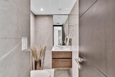Comprar apartamento en Brickell Place III A703