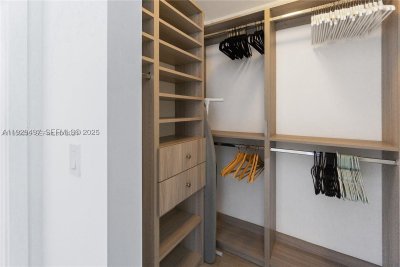 Comprar apartamento no Hyde Midtown 1203