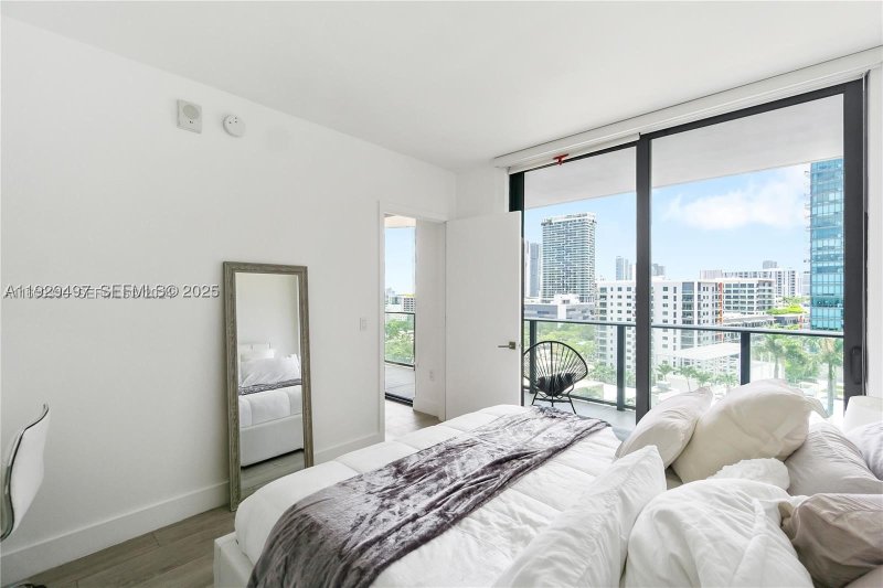 Condo for sale at Hyde Midtown 1203