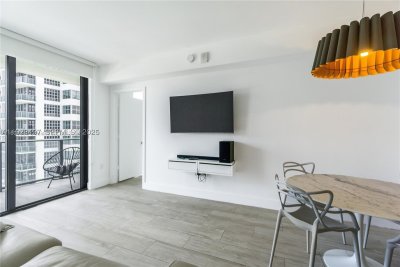 Comprar apartamento no Hyde Midtown 1203