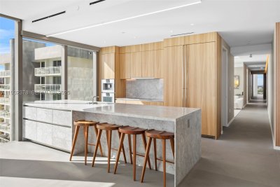 Comprar apartamento no 2000 Ocean 18B