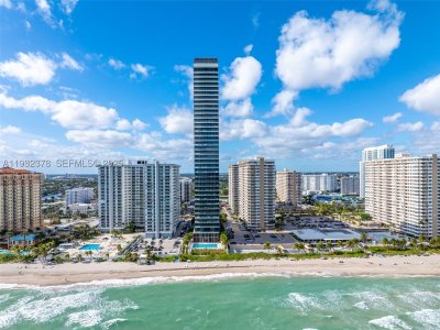 Comprar apartamento no 2000 Ocean 18B