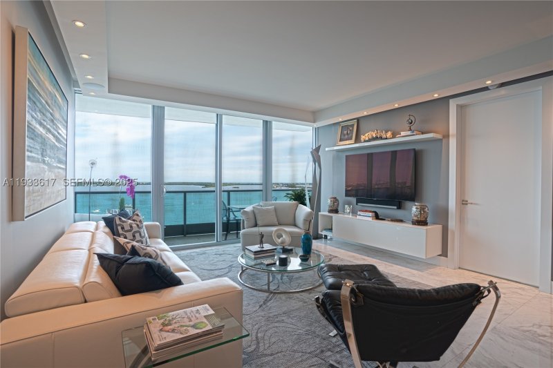 Condo for sale at Jade Brickell 1609