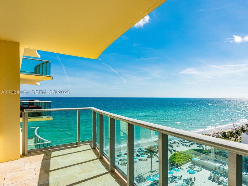 Apartment for rent at The Wave Condo 1012(availab