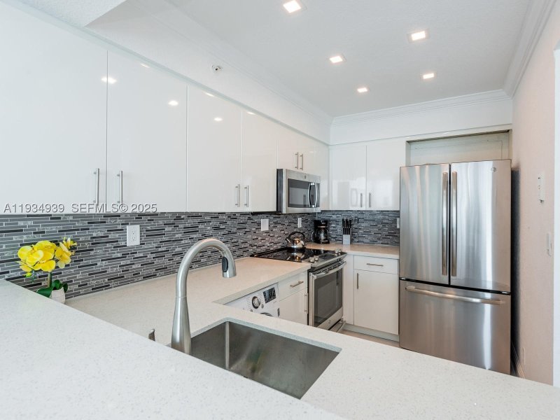 Apartment for rent at The Wave Condo 1012(availab