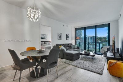 Hyde Midtown Apt #902