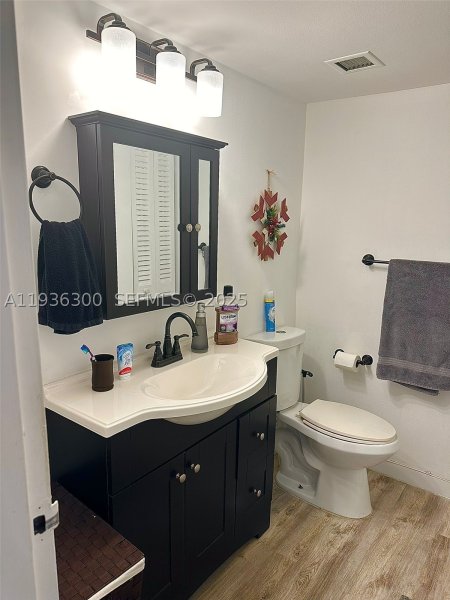 Condo for sale at Sailboat Cay 1013