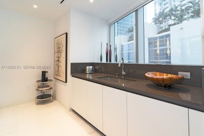 Comprar apartamento no Aston Martin Residences 805
