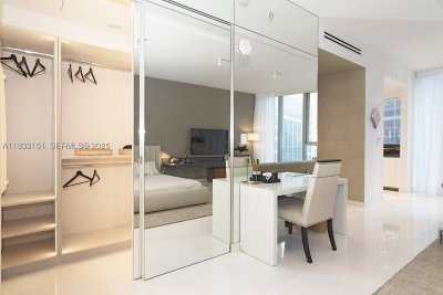 Comprar apartamento no Aston Martin Residences 805