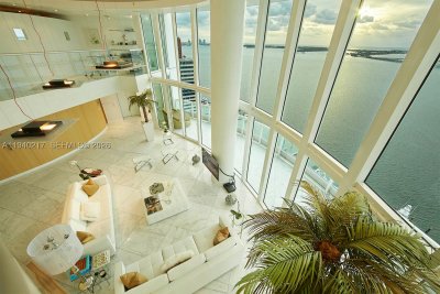 Aluguel de apartamento no Santa Maria 2902