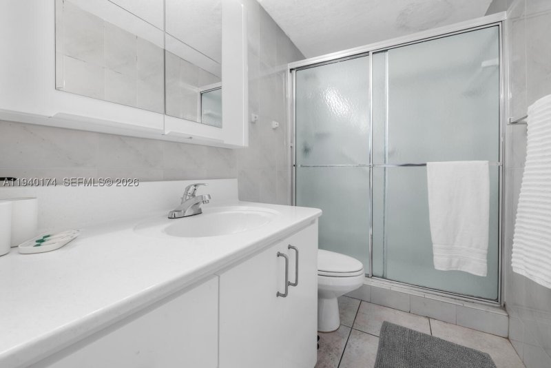 Condo for sale at Pavilion 825