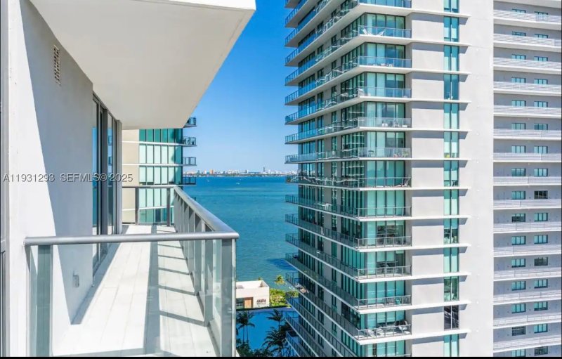 Alquiler de apartamento en Paraiso Bayviews 1607