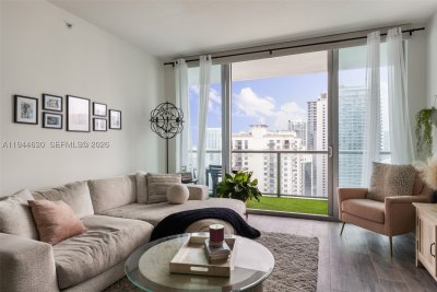 Comprar apartamento no Axis on Brickell North Tower 3723-N