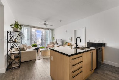 Comprar apartamento no Axis on Brickell North Tower 3723-N