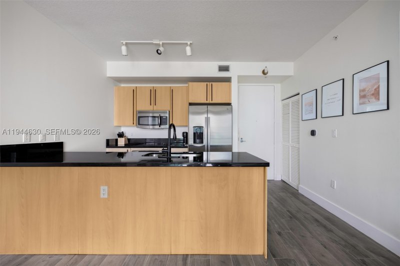 Condo for sale at Axis on Brickell North Tower 3723-N